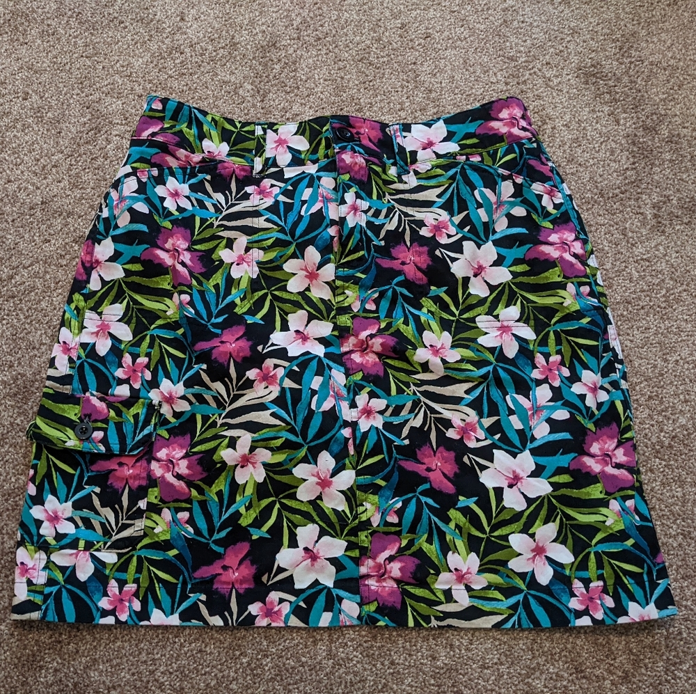 Christopher & Banks Skort size 4 Floral